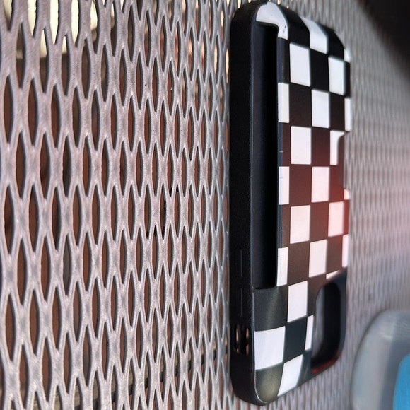 Smartish iPhone 12 case checkered - Picture 3 of 3